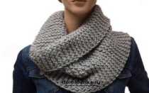 Шарф-труба, вязанный спицами